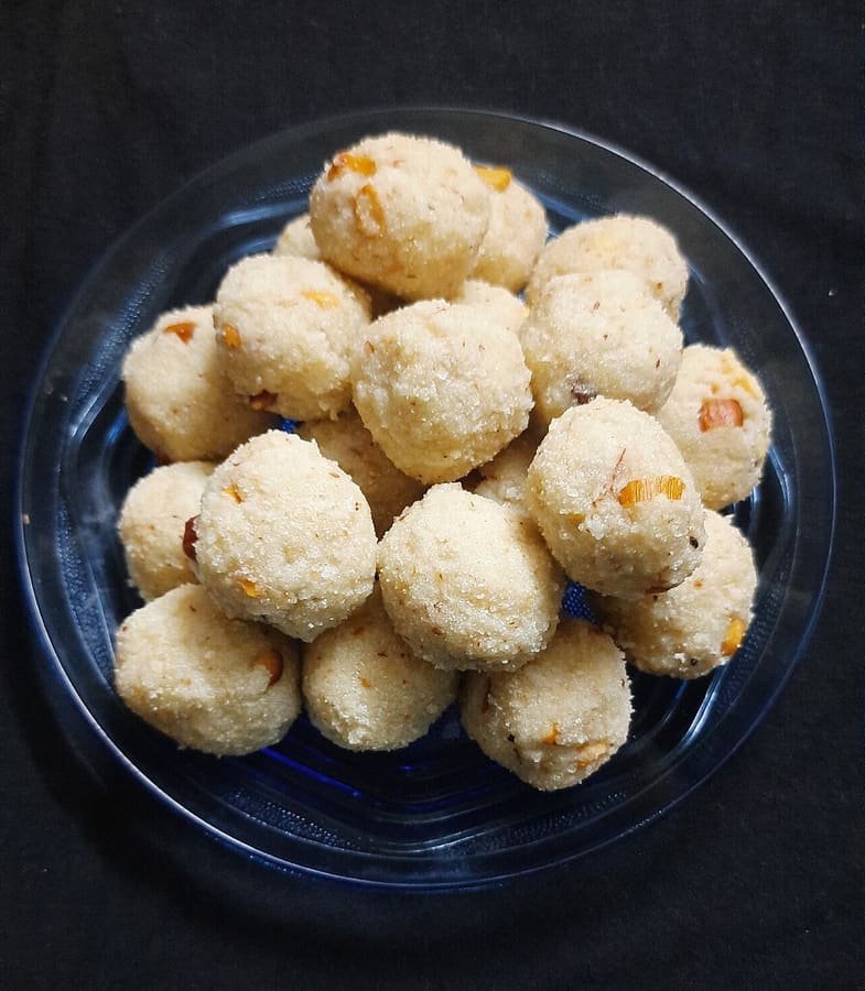 Rava Ladoo